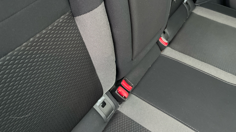 Nissan Qashqai 1.3 DiG-T N-Connecta 5dr [Glass Roof Pack] Petrol Hatchback